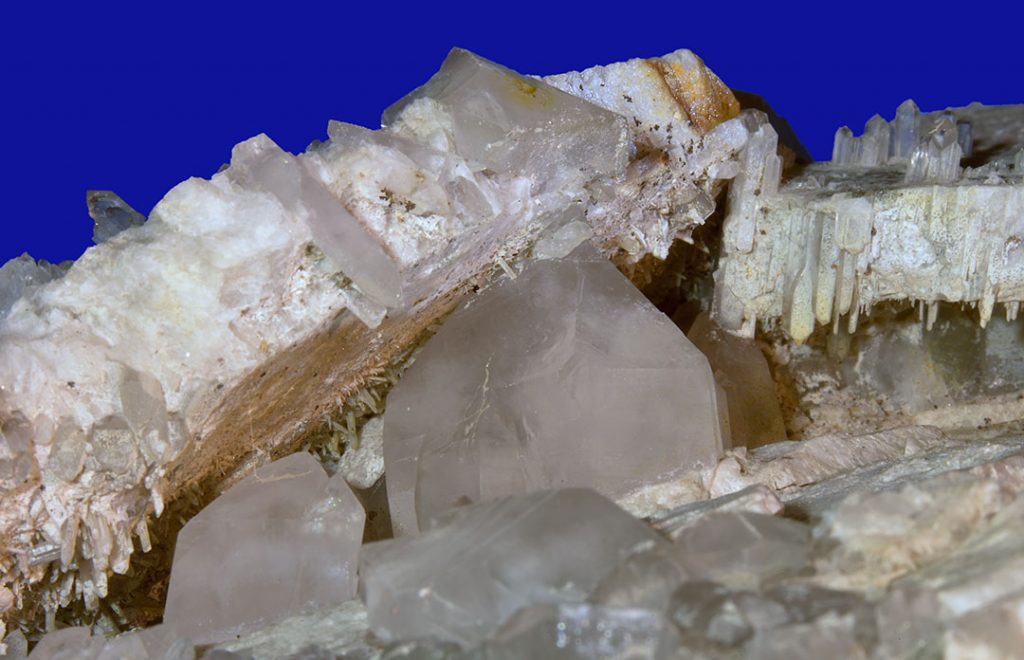 Glowing Quartz Crystal Cave Elegant Crystals & Gems
