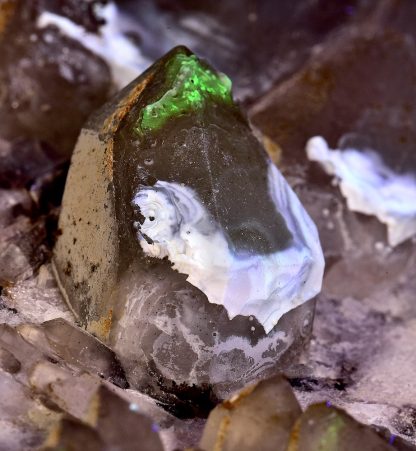 White & Green Fluorescence in Colorado Quartz