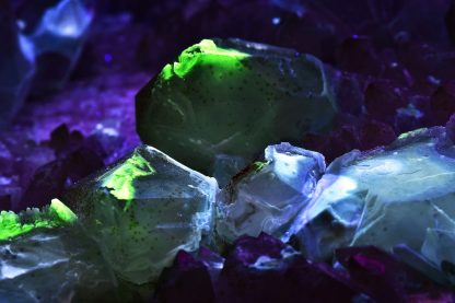 White & Green Fluorescence in Colorado Quartz - Image 4