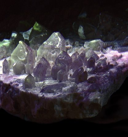 White & Green Fluorescence in Colorado Quartz - Image 7
