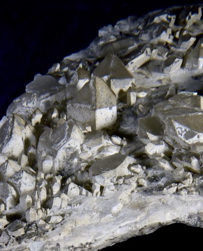 White & Green Fluorescence in Colorado Quartz - Image 8