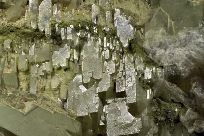 12-inch Madagascar Epidot Phantom City - Image 4